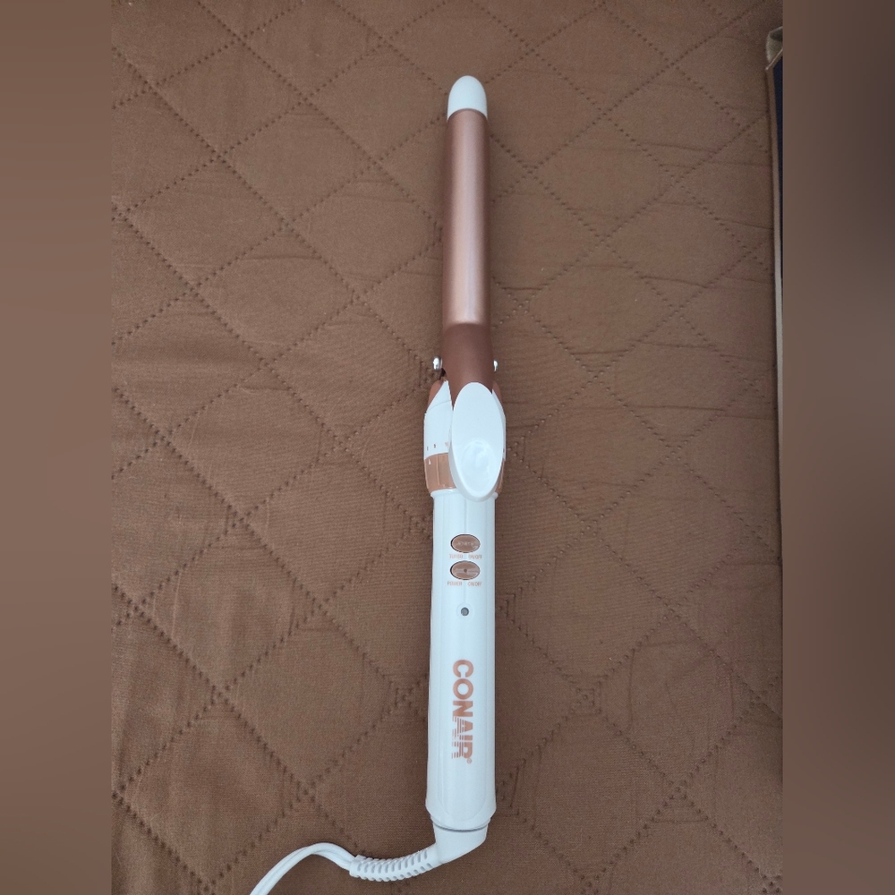 Conair 3/4" Barrel Curling Iron in White and Gold